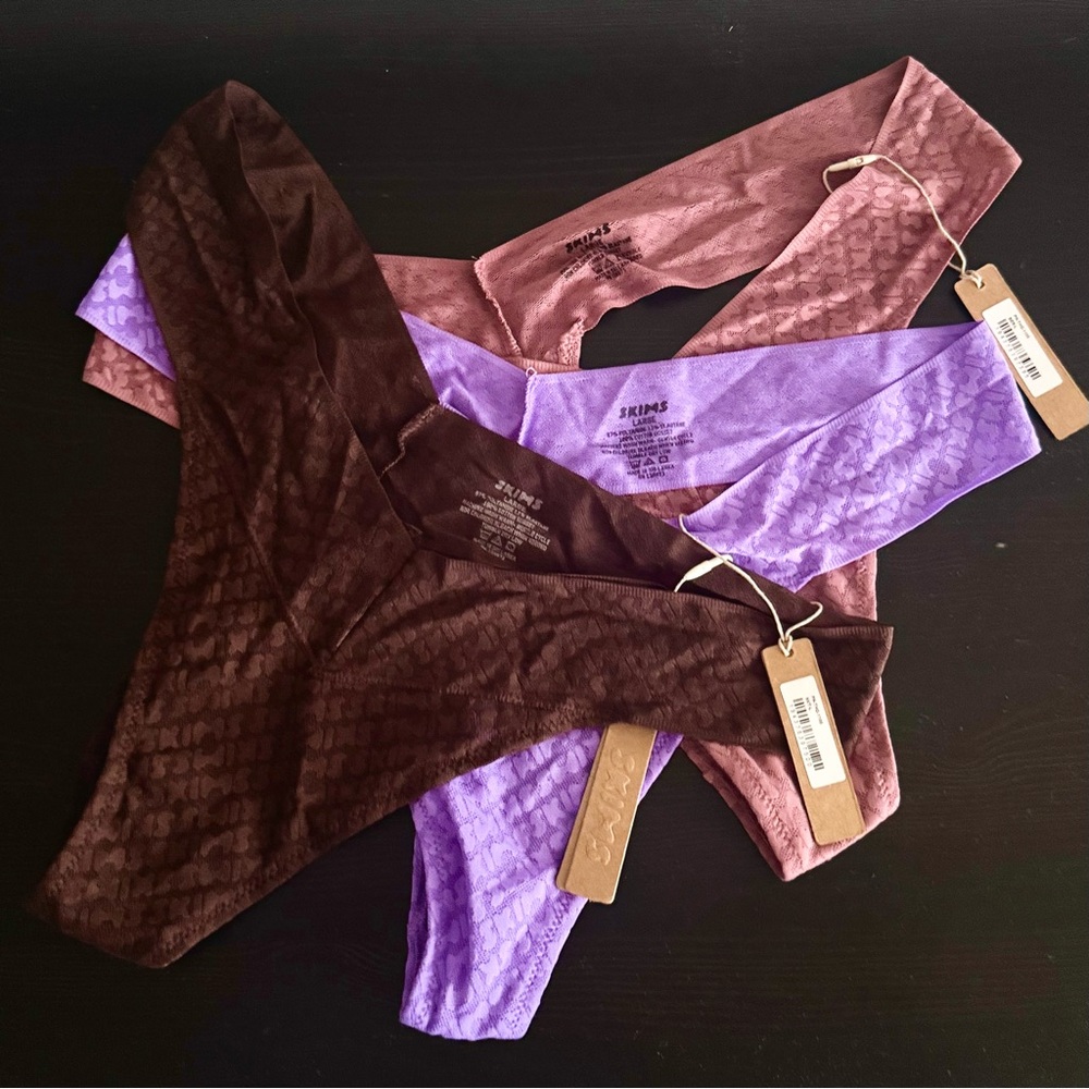 NWT — 3 Pairs SKIMS Women's Logo Mesh Thong